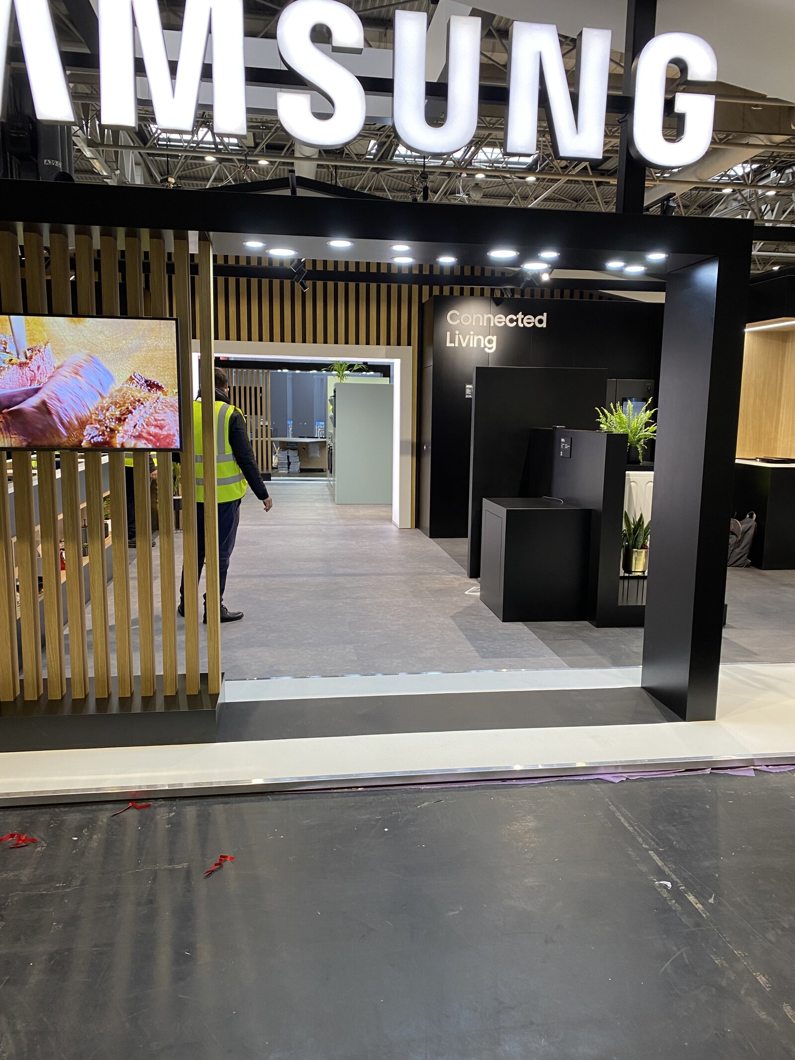 Samsung KBB stand in production — Connected Living zone build
